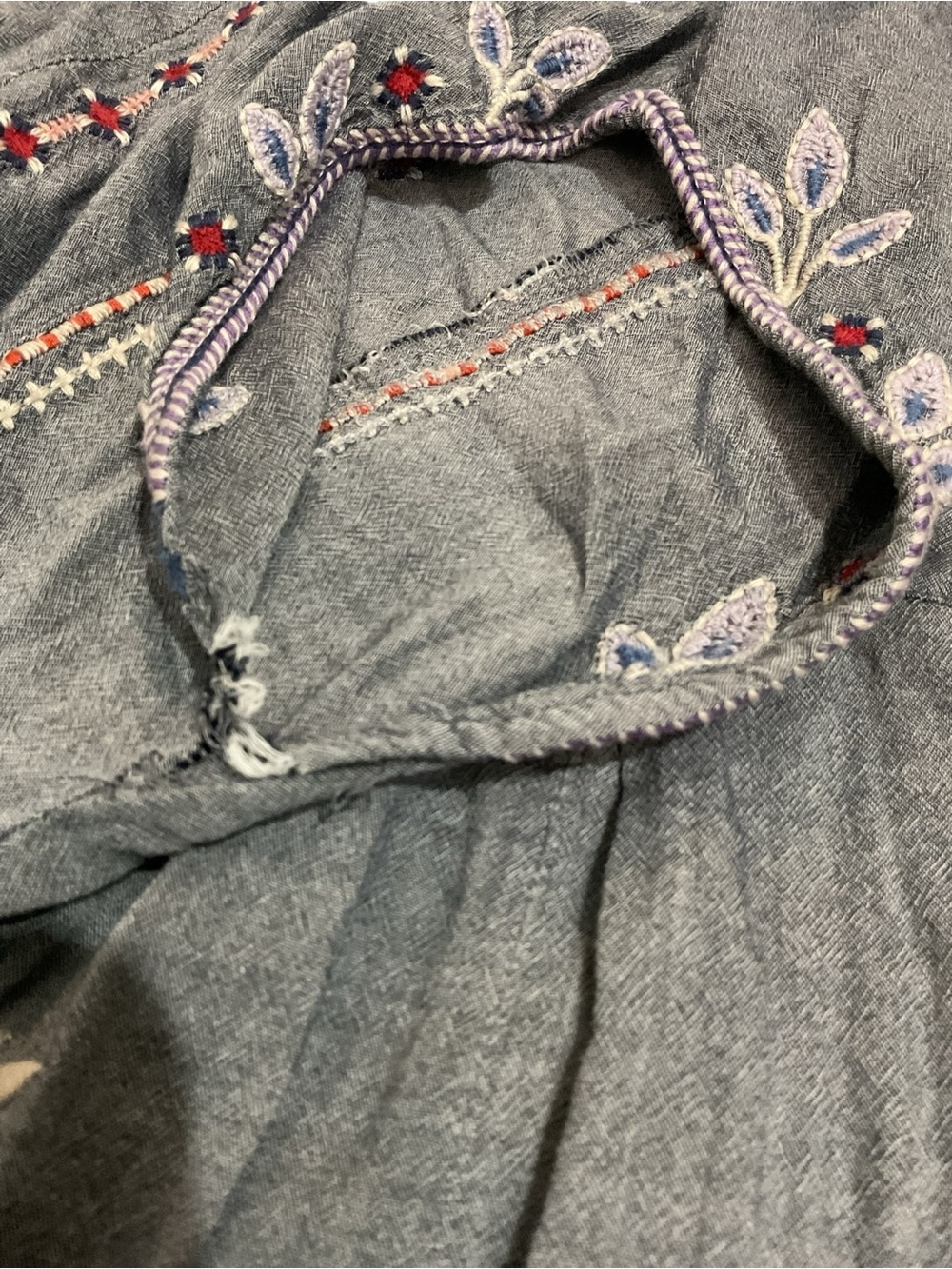 Johnny Was Workshop Embroidered Boho Tunic Dress Gray Floral Size L - Picture 6 of 8